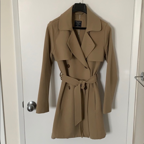 Abercrombie & Fitch Jackets & Blazers - Abercrombie & Fitch Camel Belted Trench